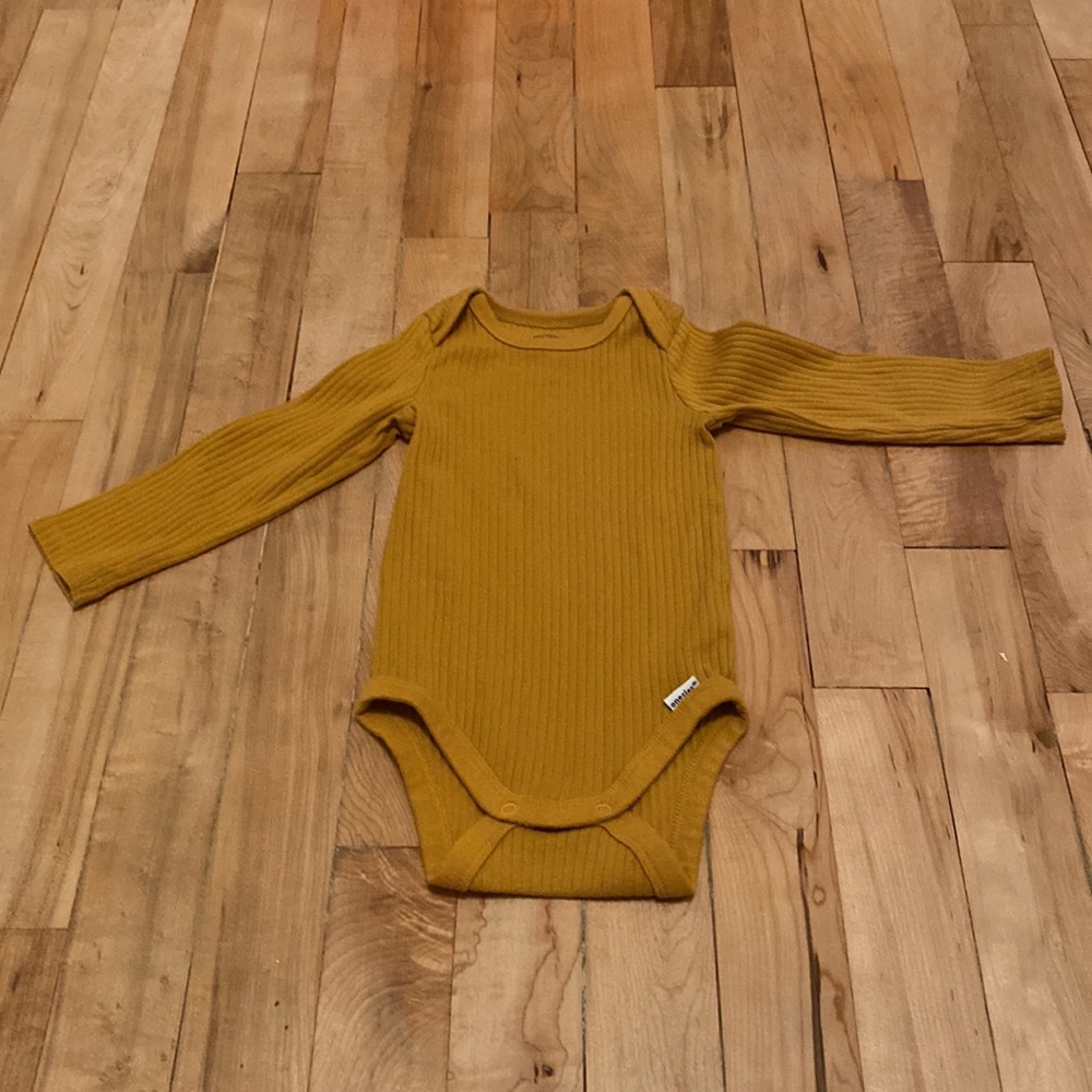 Gerber Modern Moments Ribbed Onesie 6-9M - Picture 2 of 4